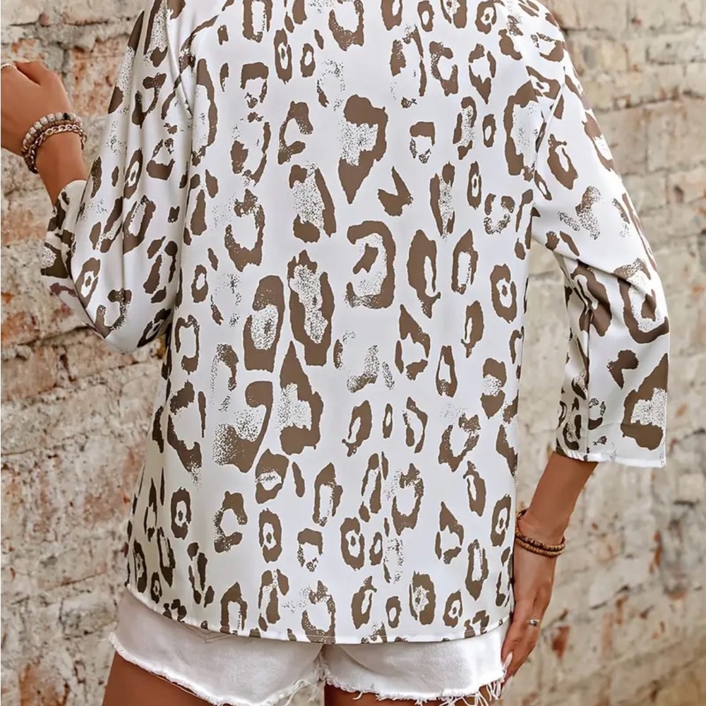 White and khaki women's blouse in size small (4) - Picture 3 of 4
